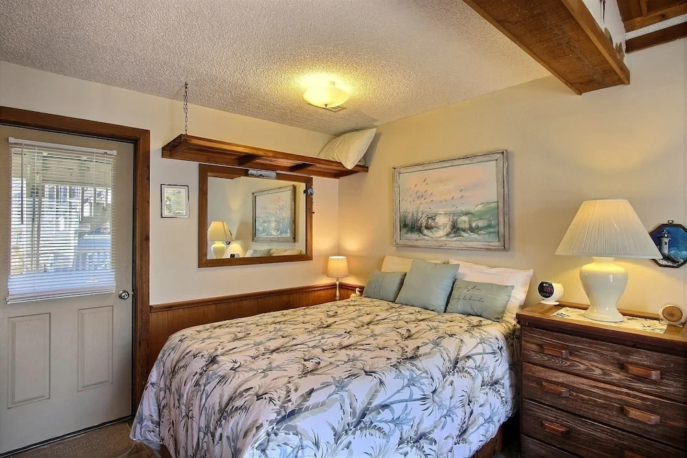 21 Sandcastle Studio Bedroom Condo by RedAwning