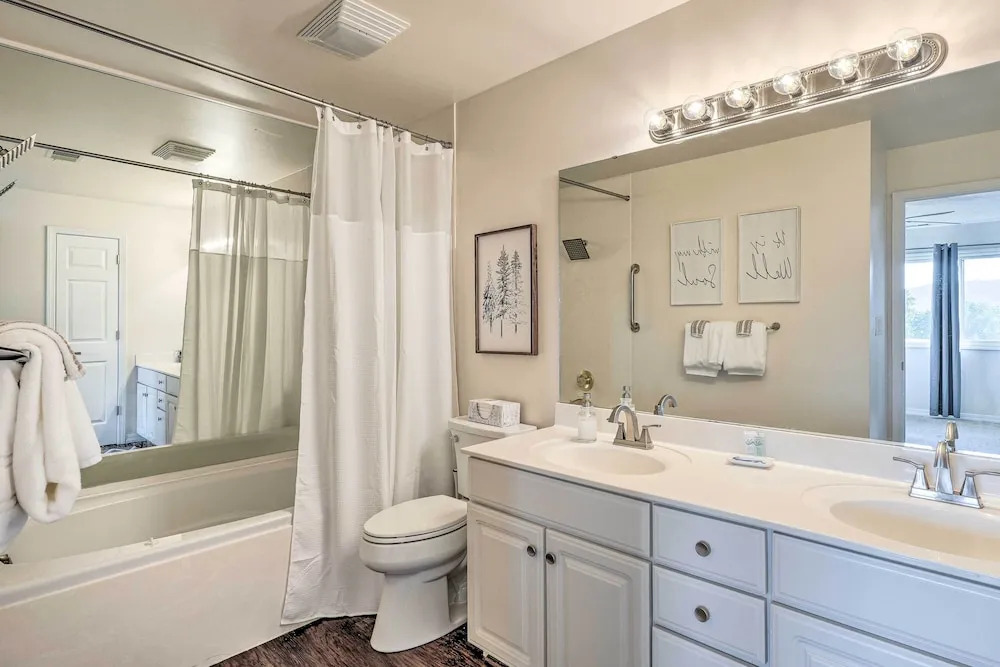 Pool Access! 2-unit Escape at Pointe Royale Resort