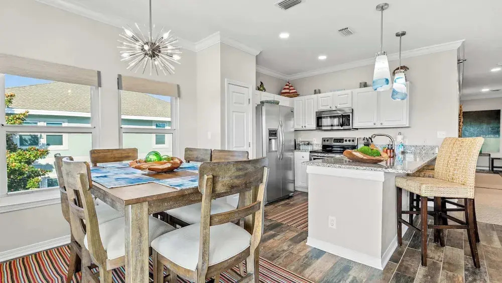Cozy 3-bedroom Condo Comfy Living Space, Two Balconies, Outdoor Pool