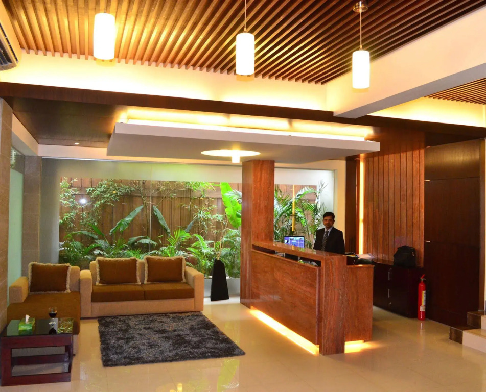 Hotel La Villa Western by Sea Pearl Beach Resort & Spa