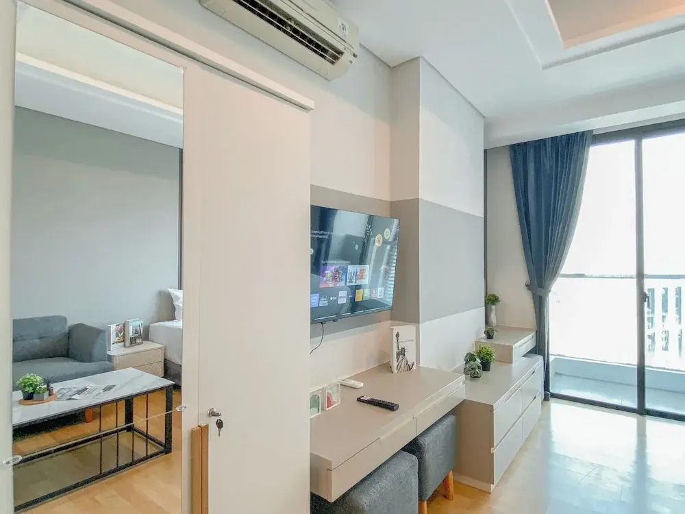 Wonderfully Warm And Homey Studio Apartment Capitol Suites