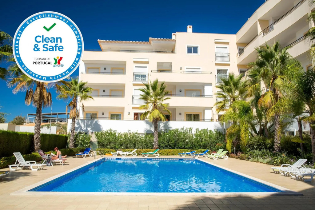 A04 - Large Modern 1 bed Apartment with pool by DreamAlgarve