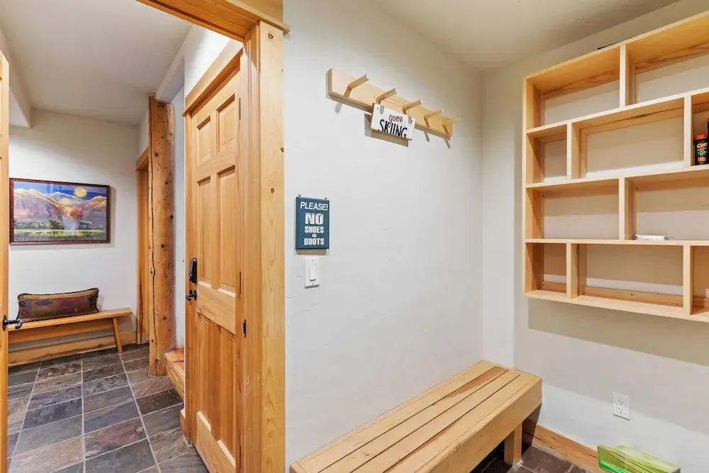 Stunning Views! Ski-In/Out Mountain Village Cabin