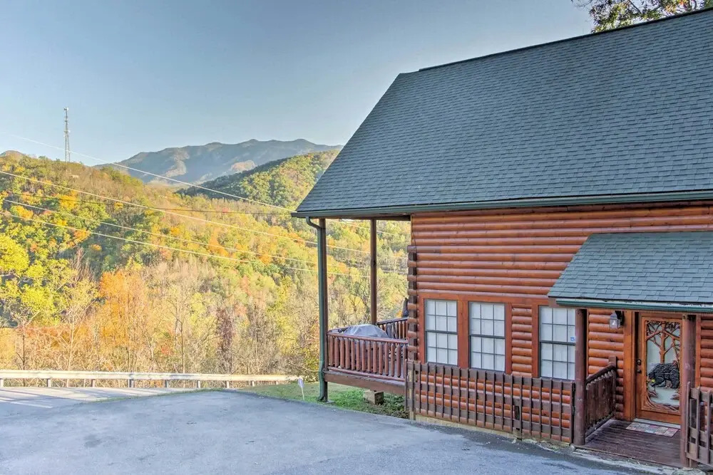 Expansive Gatlinburg Cabin: Hot Tub, Deck & Grill!