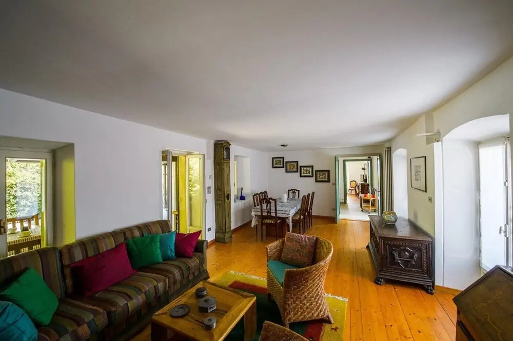 Il Motto Villa With big Garden and Lake View