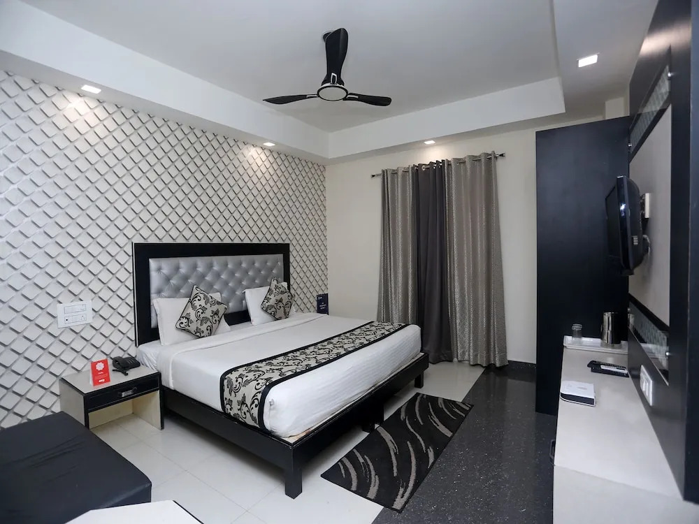 OYO 9050 Hotel Saya