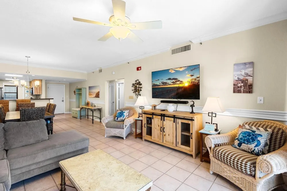 Navarre Towers 1202 - The Penthouse Pearl