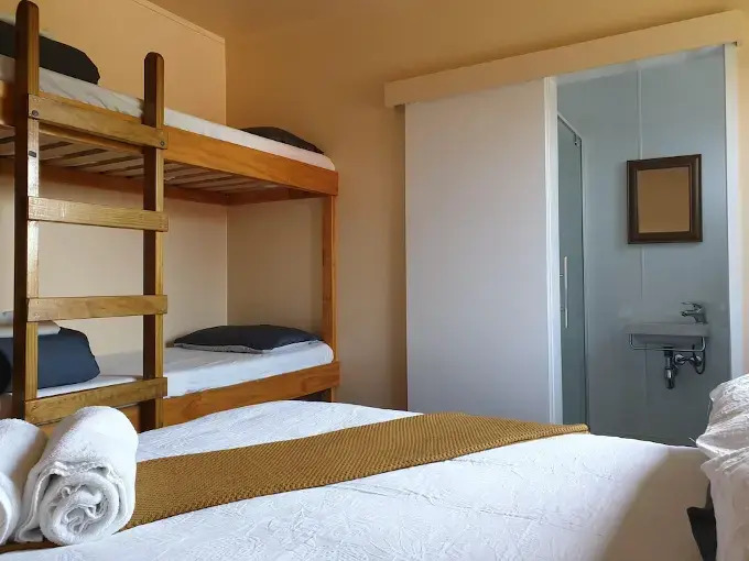 Manowhenua Lodge Hostel