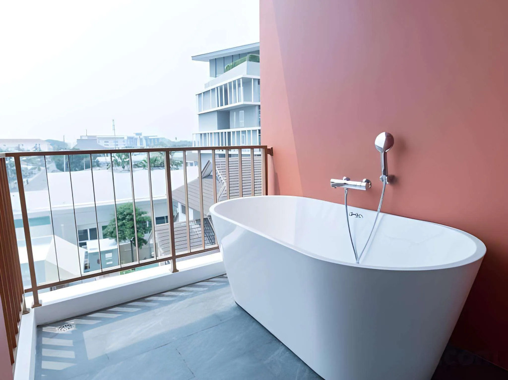 Blu Monkey Hub and Hotel Bangsaen