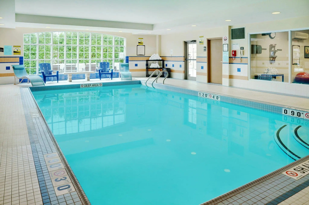 Staybridge Suites Oakville Burlington by IHG