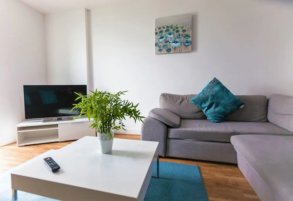Beautiful 3 Bed Apartment in Media City