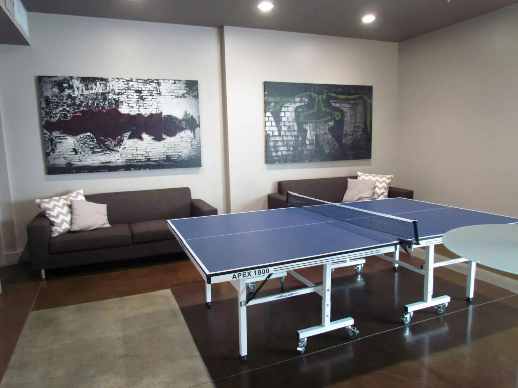 Luxury Loft Next to Staples Center