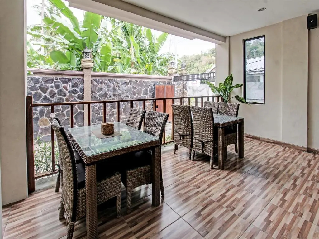 OYO 91696 Kimara Homestay & Resto
