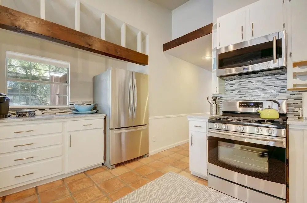 3BR 2BA Elegant Tarrytown House by RedAwning
