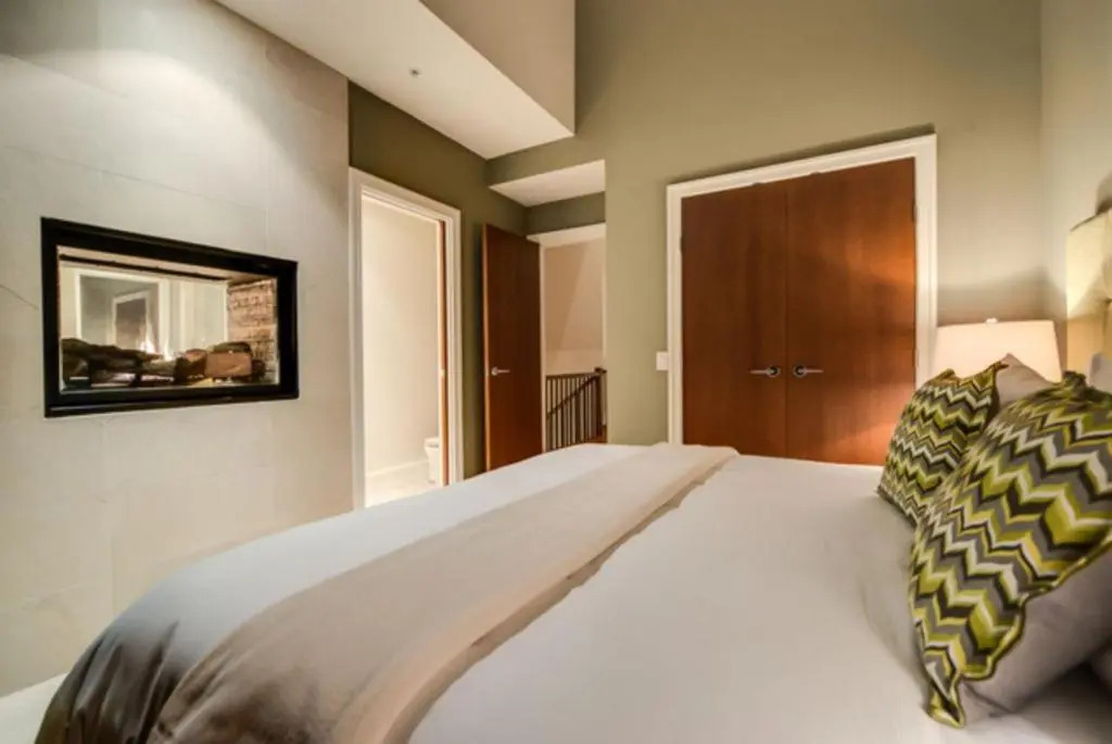 West Coast Alpine Contemporary 4 Bedroom Townhome with Private Hot Tub 35