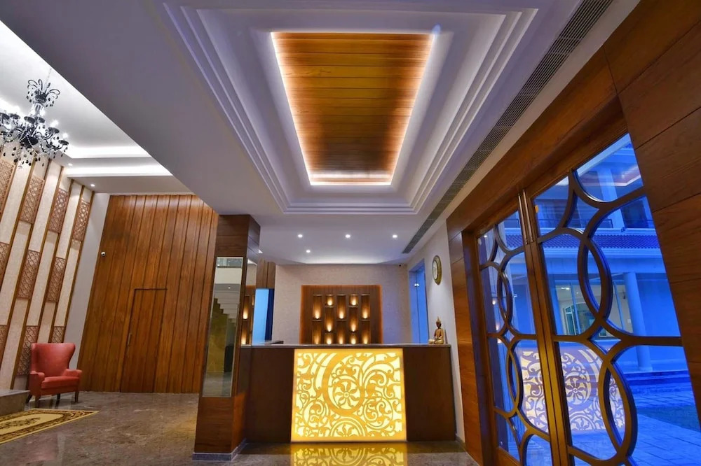 Hotel Orchid Resort