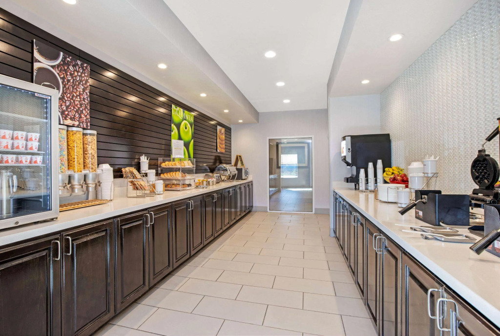 La Quinta by Wyndham Corpus Christi - Portland
