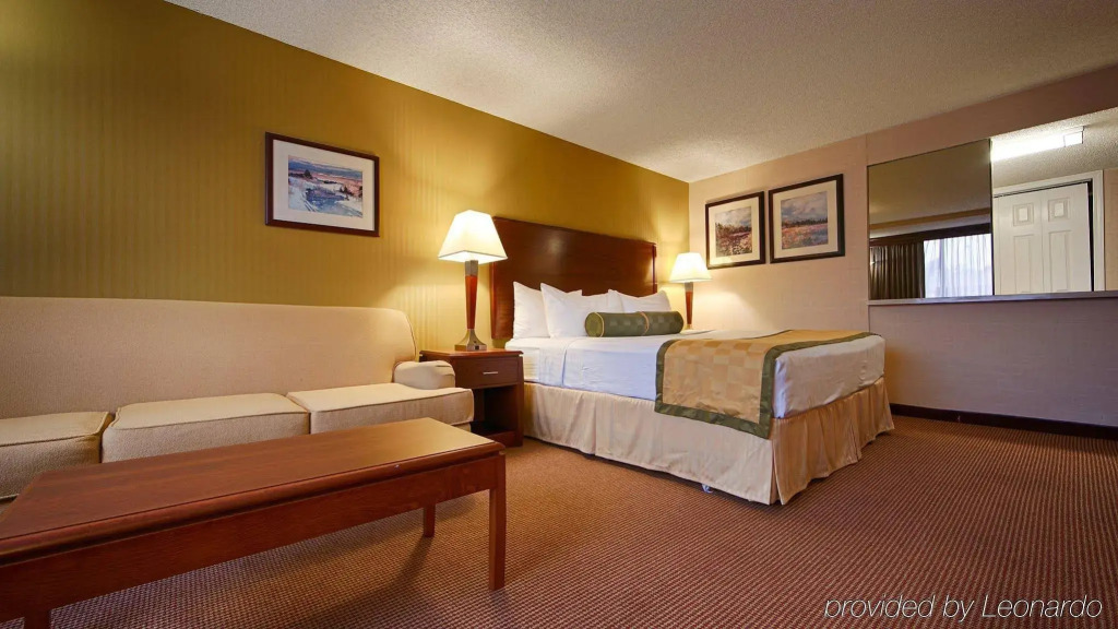 Best Western Plus Executive Inn
