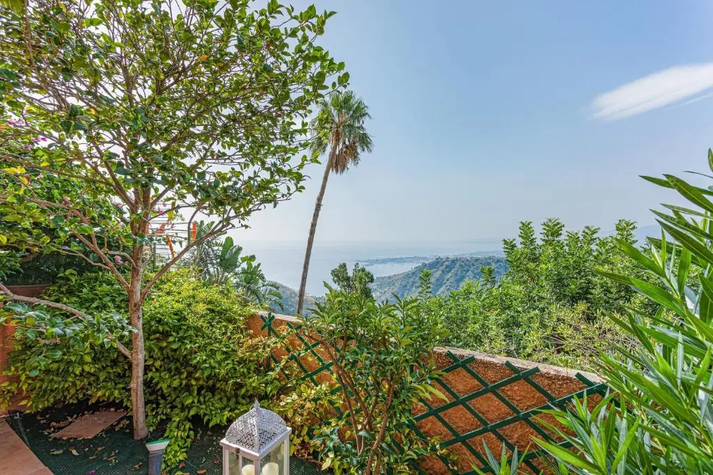 Taormina Apartment with Panoramic View