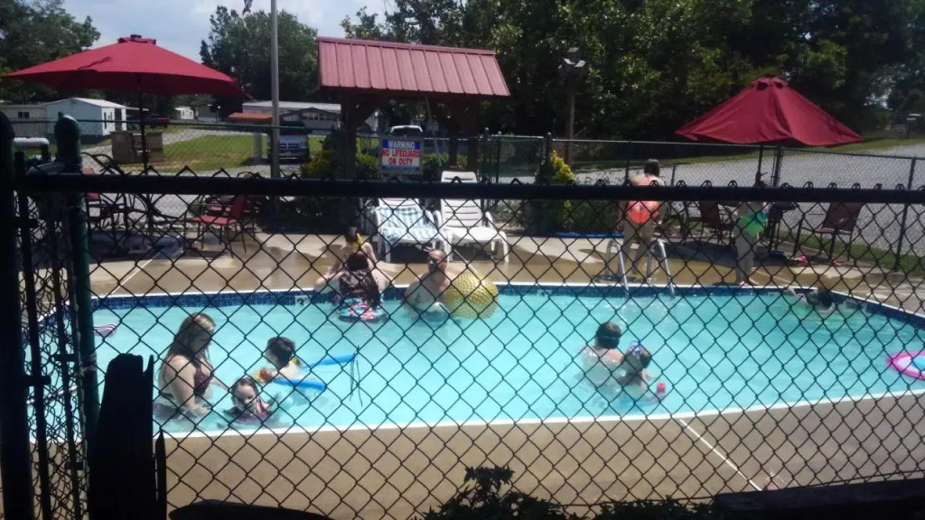 Bay Springs Country Inn & Marina
