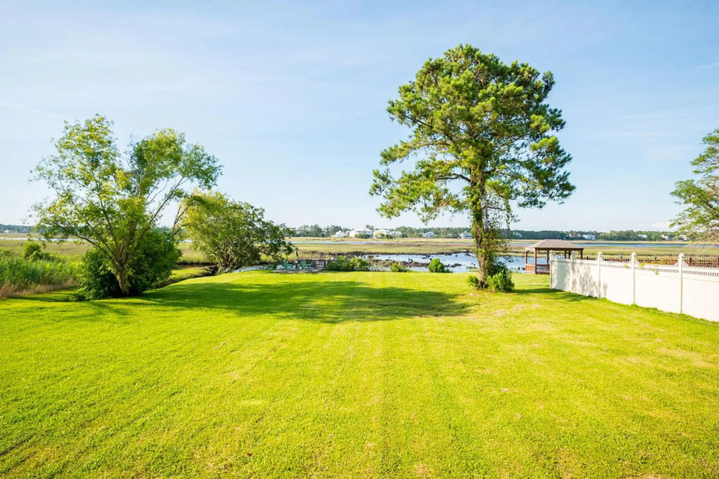 Dockside Paradise by Oak Island Accommodations