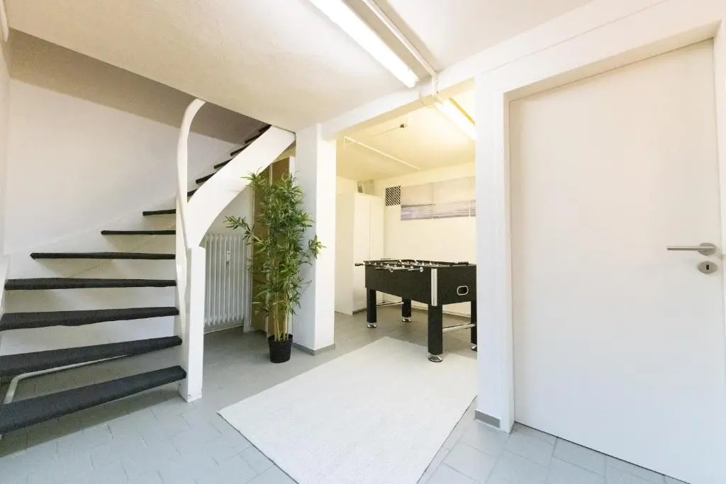 Spacious Apartment for 10 in great location