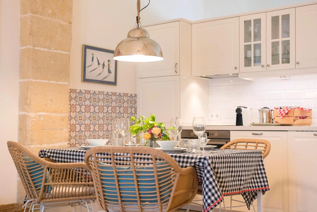 Cream Loft. Siente Jerez. Parking+Wifi+Netflix