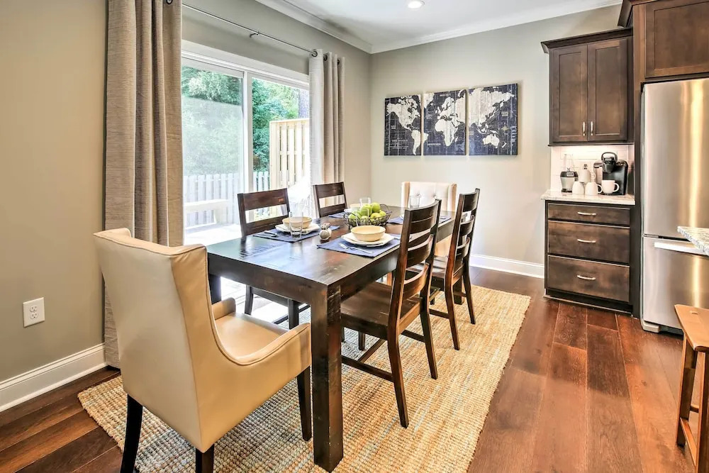 Downtown Townhome; Walk to Dine & Shop on Broad St