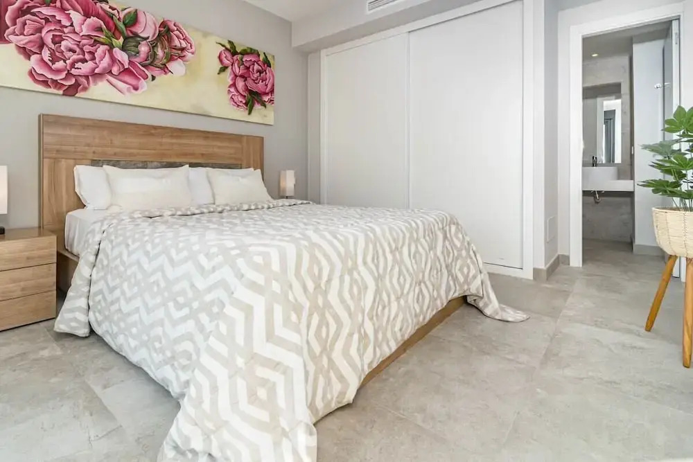 Inf4.2p - Modern City Apartment Near the Beach