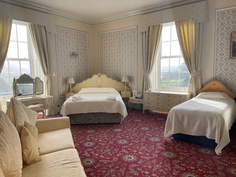 Baskerville Hall Hotel