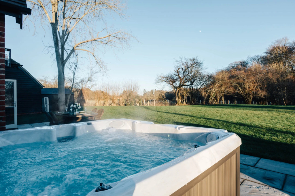 Hayward House, Hot Tub, Large Garden
