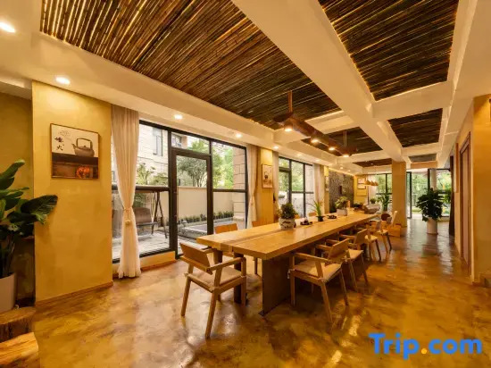 Shexia Xiaozhu Homestay (Zunyi Poly Future City Branch)