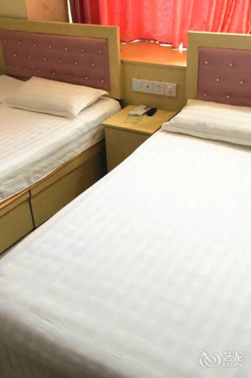 Jintaohong Taoyuan Hotel