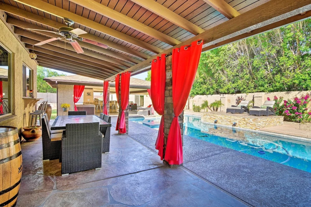 Pool, Bar & Game Room: Red Mountain Mesa Oasis