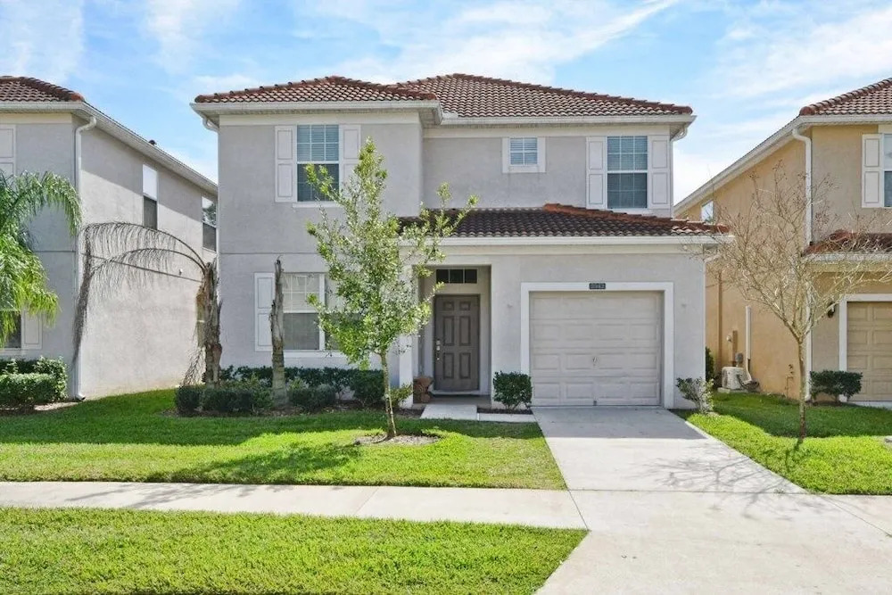 5 Bed House W- Pool In Paradise Palms 3180pp 5 Bedroom Home by RedAwning