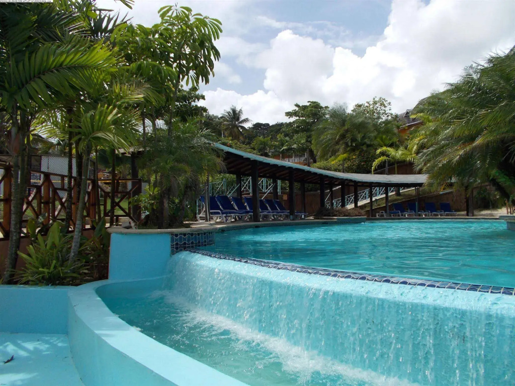 Oceans Salybia Nature Resort & Spa