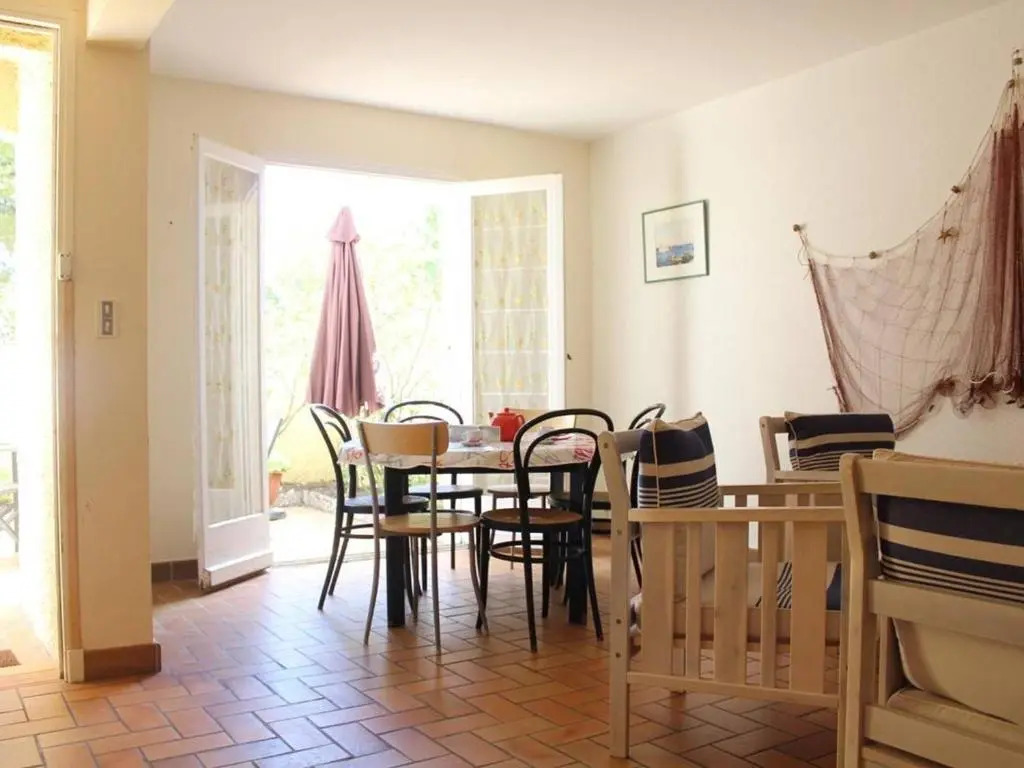 Maison Familiale 2 Étoiles à 150m de la Plage avec Terrasse, Jardin et Parking Privé - FR-1-229C-673
