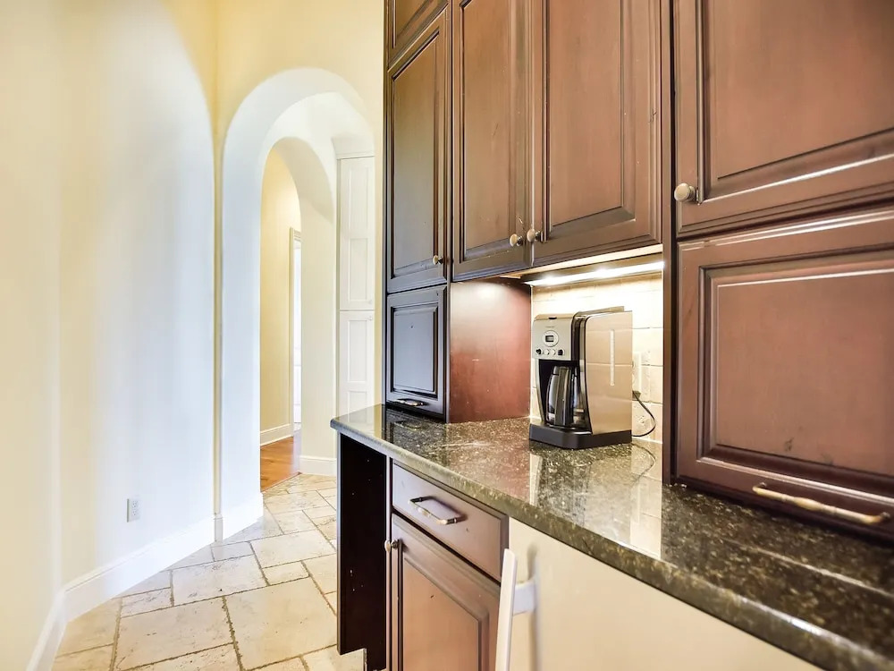 The Arrive Sunrise Estate On Lake Austin 5 Bedroom Estate