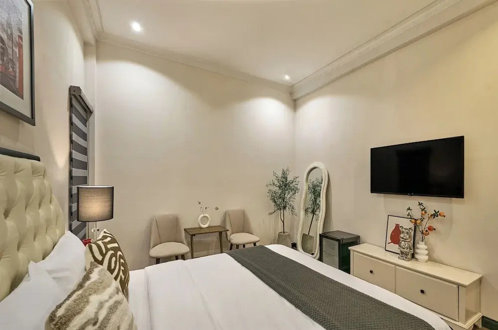 The Passion Lux Airport Hotel Apartment