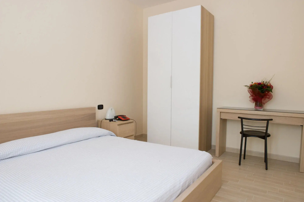 Hotel 90