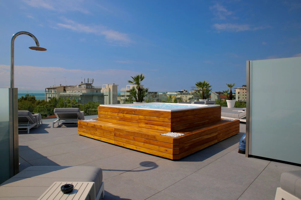 Monaco Apartments