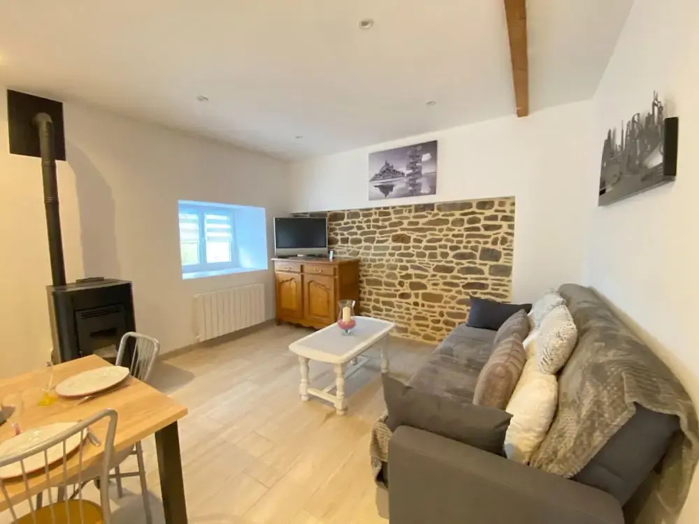 Charming Holiday Home, Near Mont St-michel
