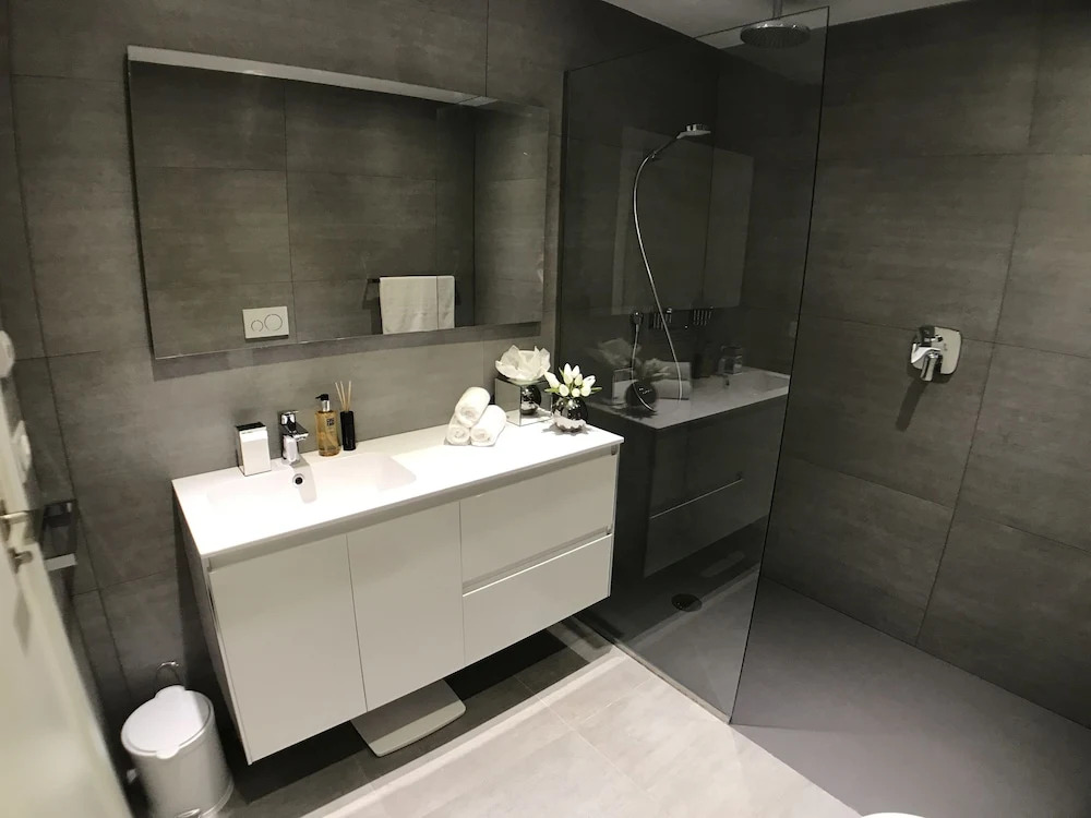 Contemporary 1 Bedroom Apt Puerto Banus