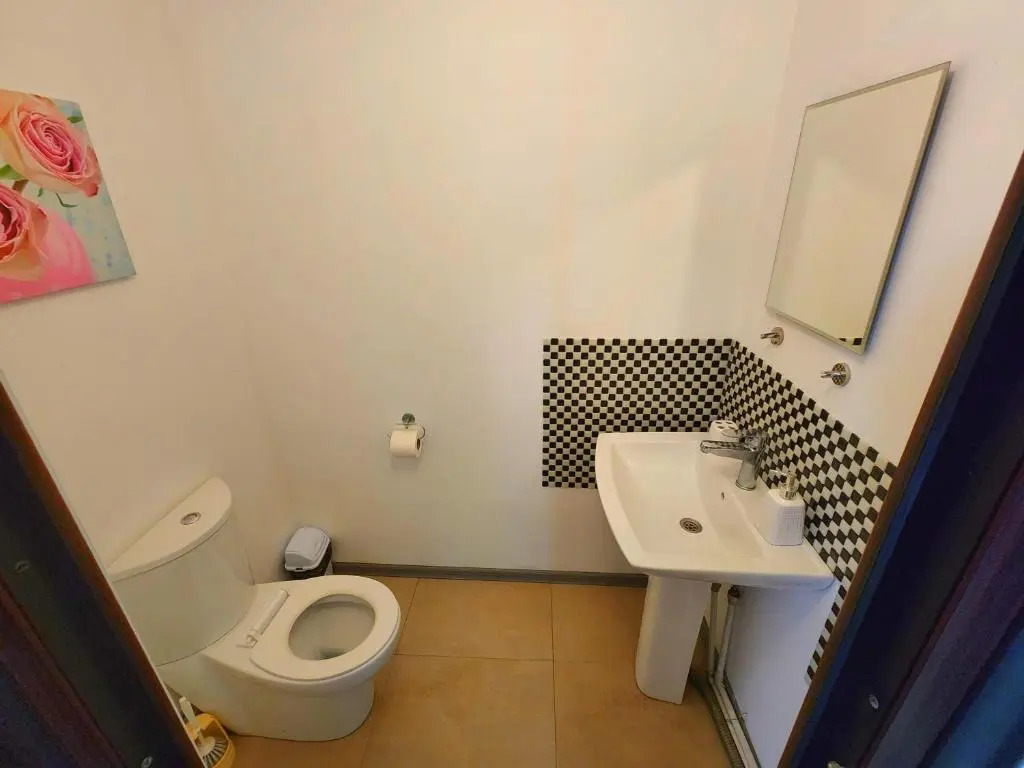 House & Yard Sesil M 110m to beach