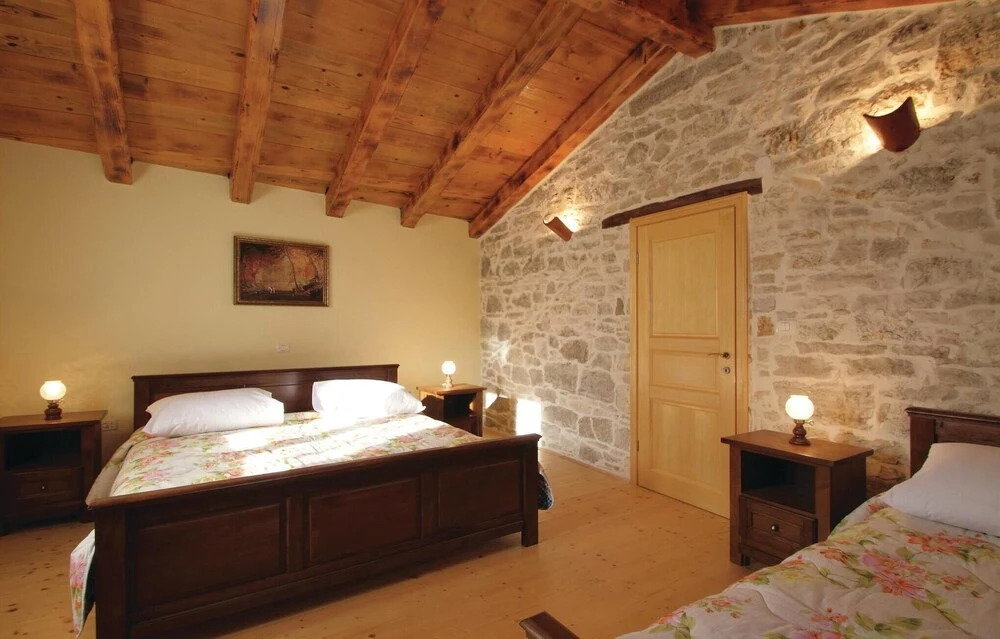 Awesome Home in Manjadvorci With Wifi and 3 Bedrooms