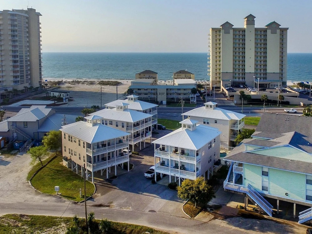 Spinnaker Pointe 2a 3 Bedroom Duplex by RedAwning