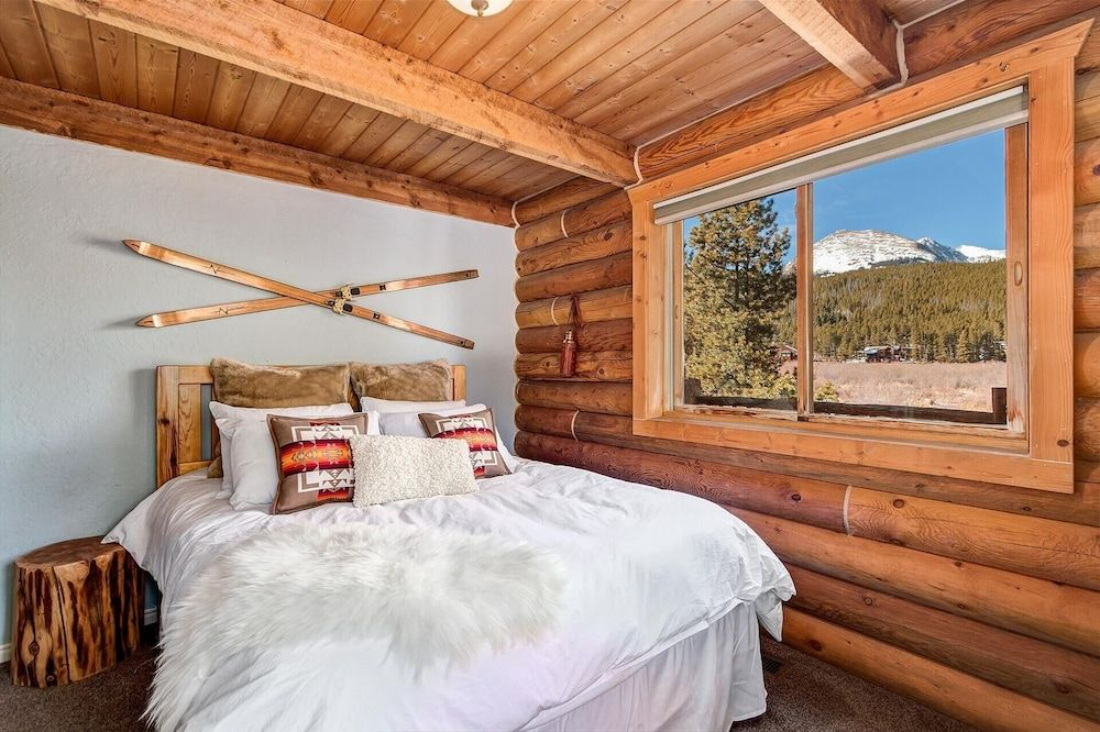 Warm And Luxurious Private Breckenridge Cabin Retreat W Hot Tub Blue River Hideaway By Boutiq