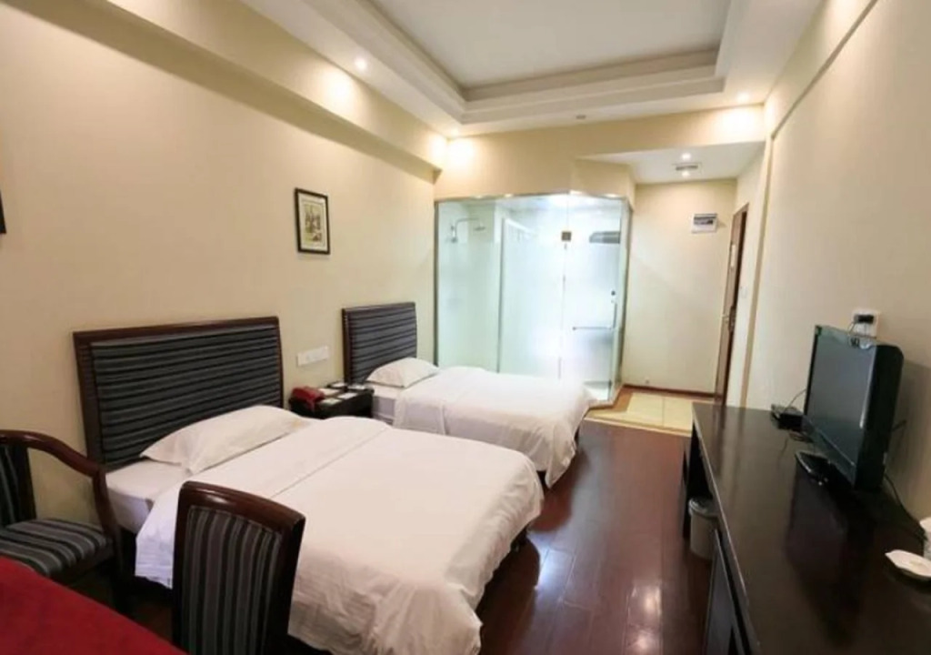 GreenTree Inn Guangxi Liuzhou Railway Station Hongguang Road Express Hotel