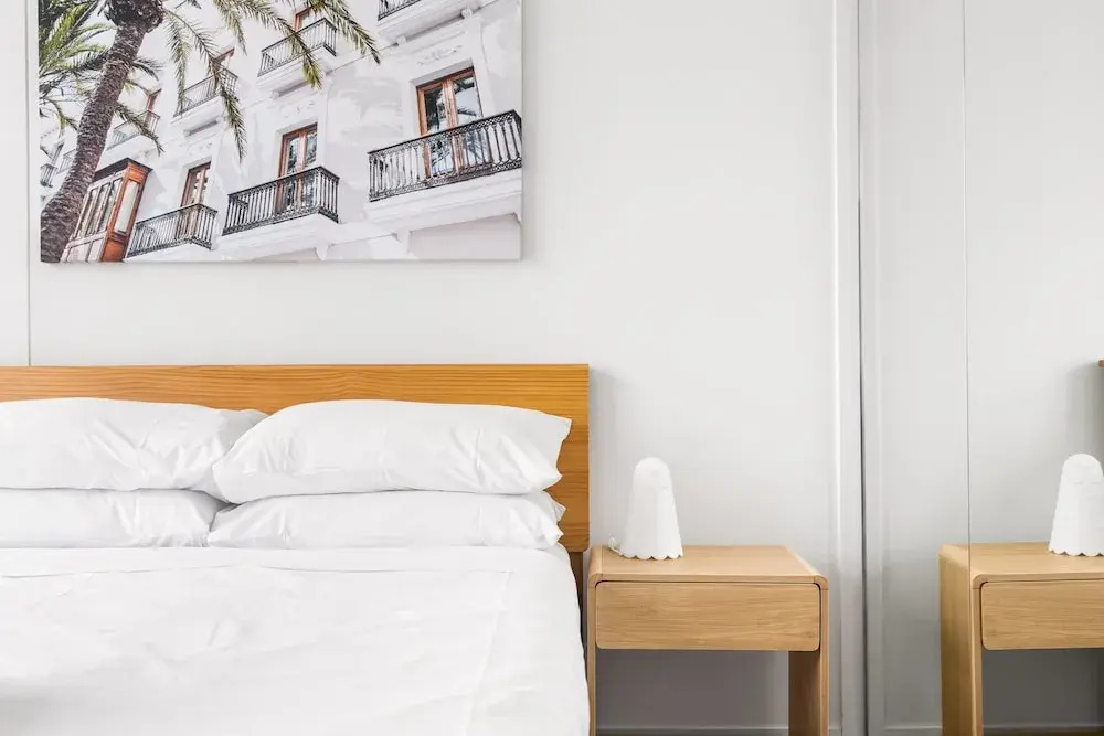 Chic 1 Bed Inner-city Retreat With Pool and Views