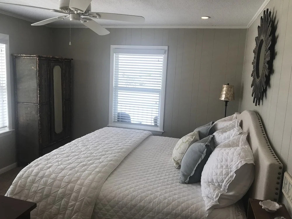 Oh Happy Day! 4 Bedroom Home